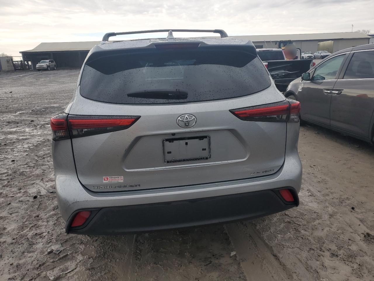 2020 Toyota Highlander - Image 6