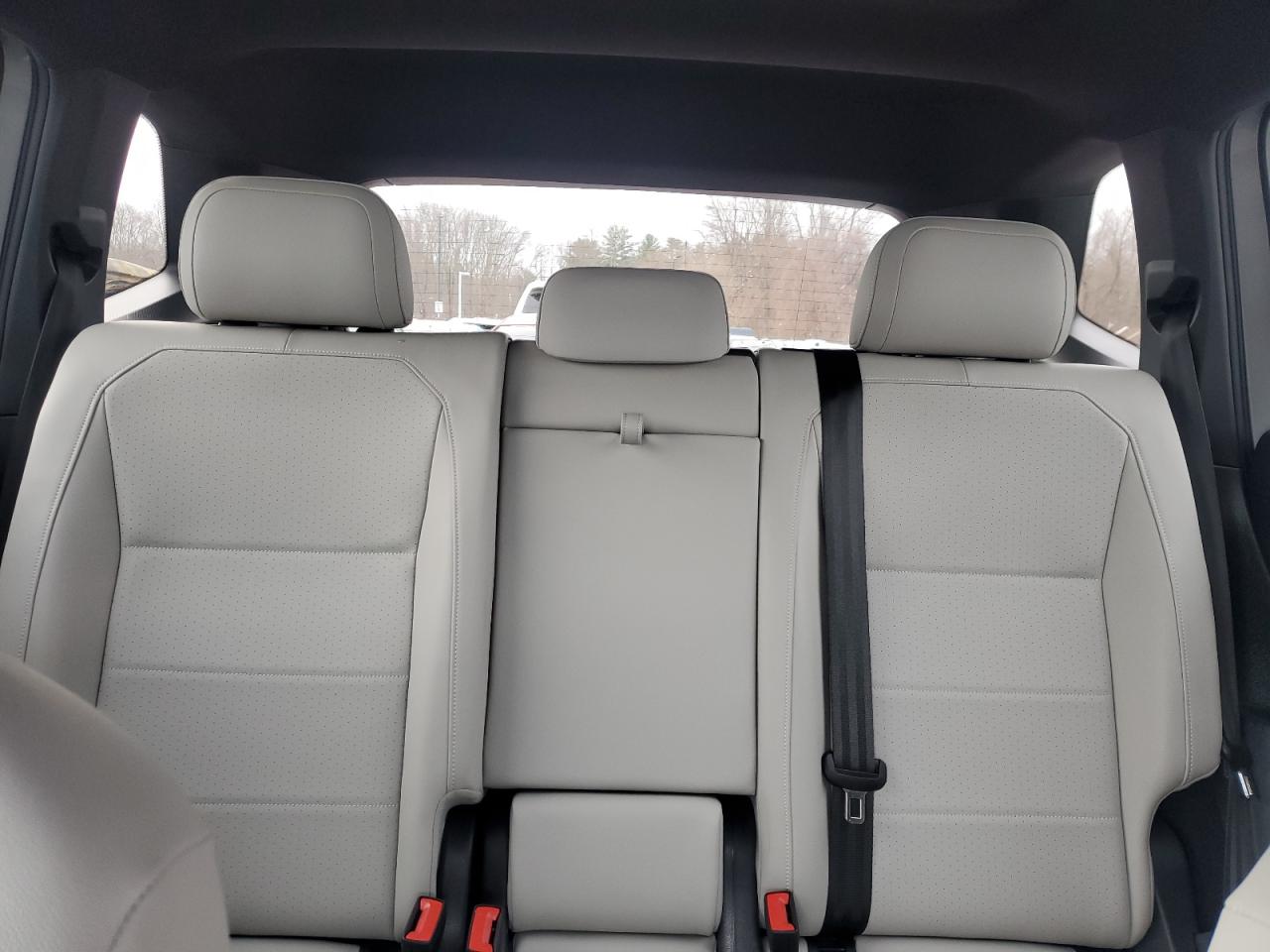 2021 Volkswagen Tiguan - Image 10