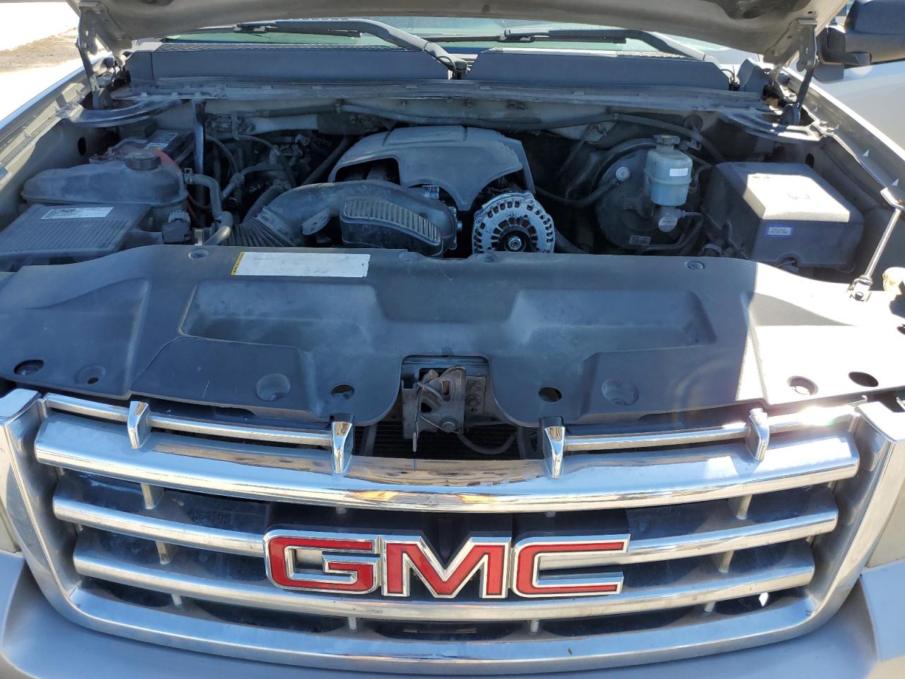 2009 GMC Sierra - Image 11