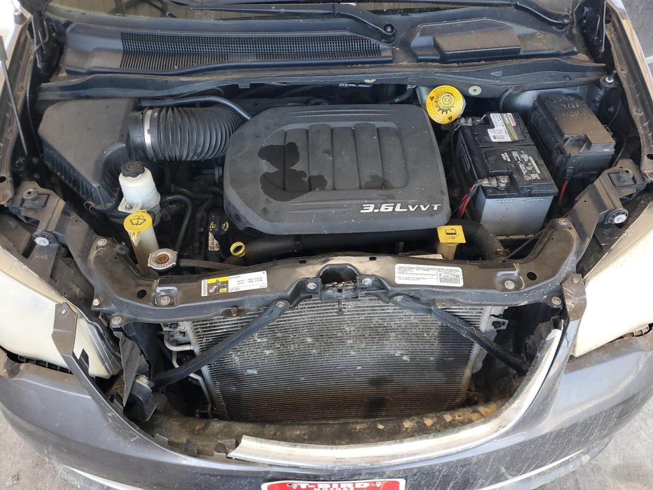 2015 Chrysler Town & Country - Image 12