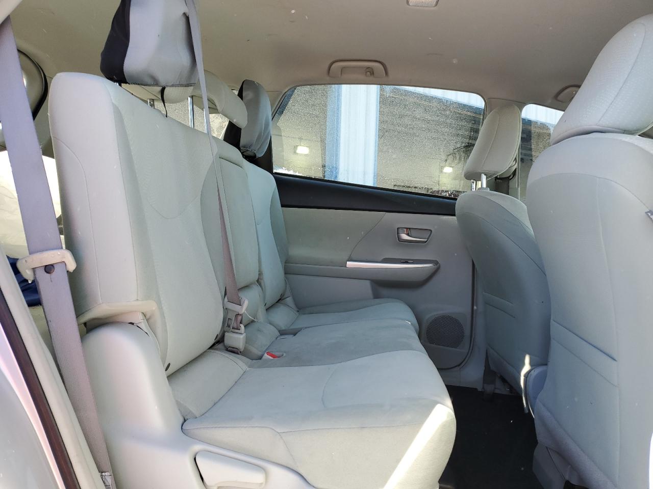2014 Toyota Prius - Image 11