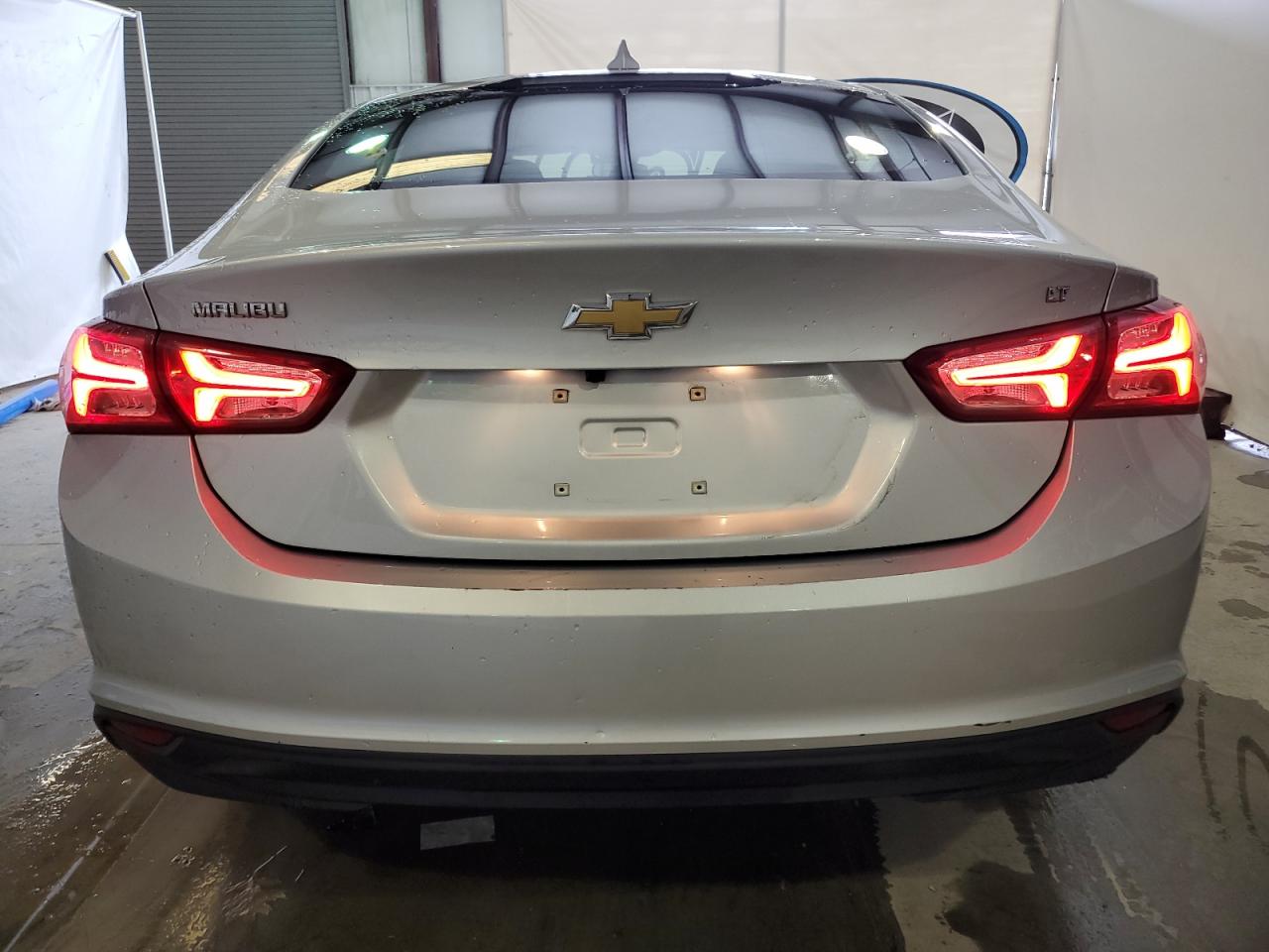 2022 Chevrolet Malibu - Image 6