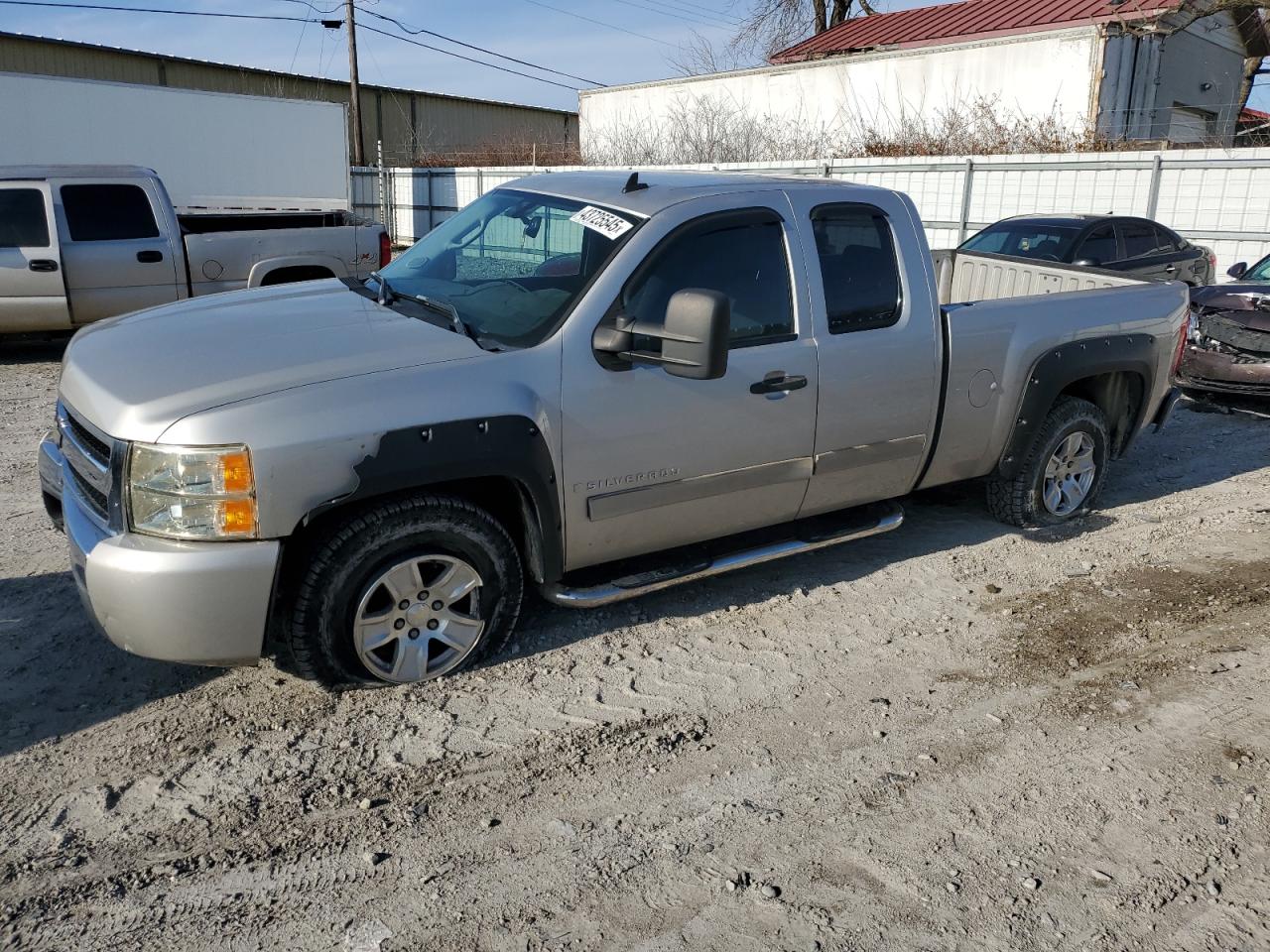 2007 Chevrolet Silverado - Image 1