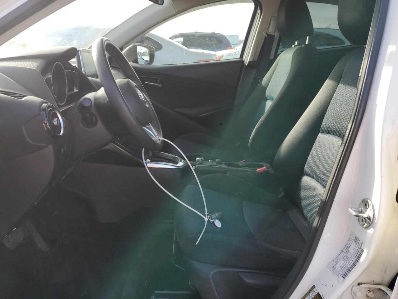 3MYDLBYV3HY153334 TOYOTA YARIS 2017