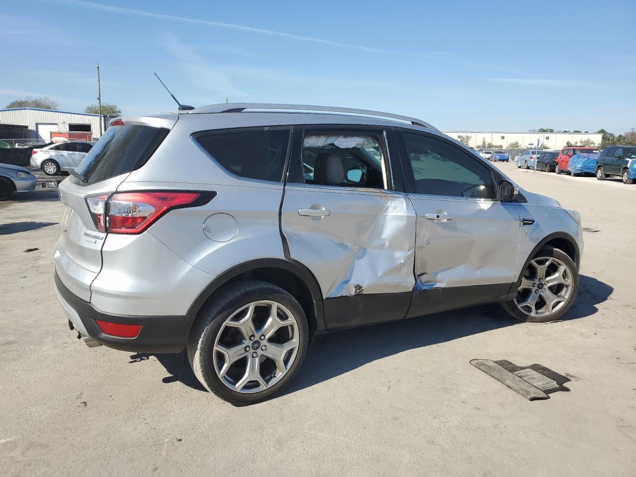 1FMCU0J95HUA10067 FORD ESCAPE 2017