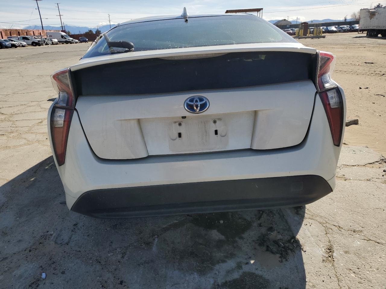2016 Toyota Prius - Image 6