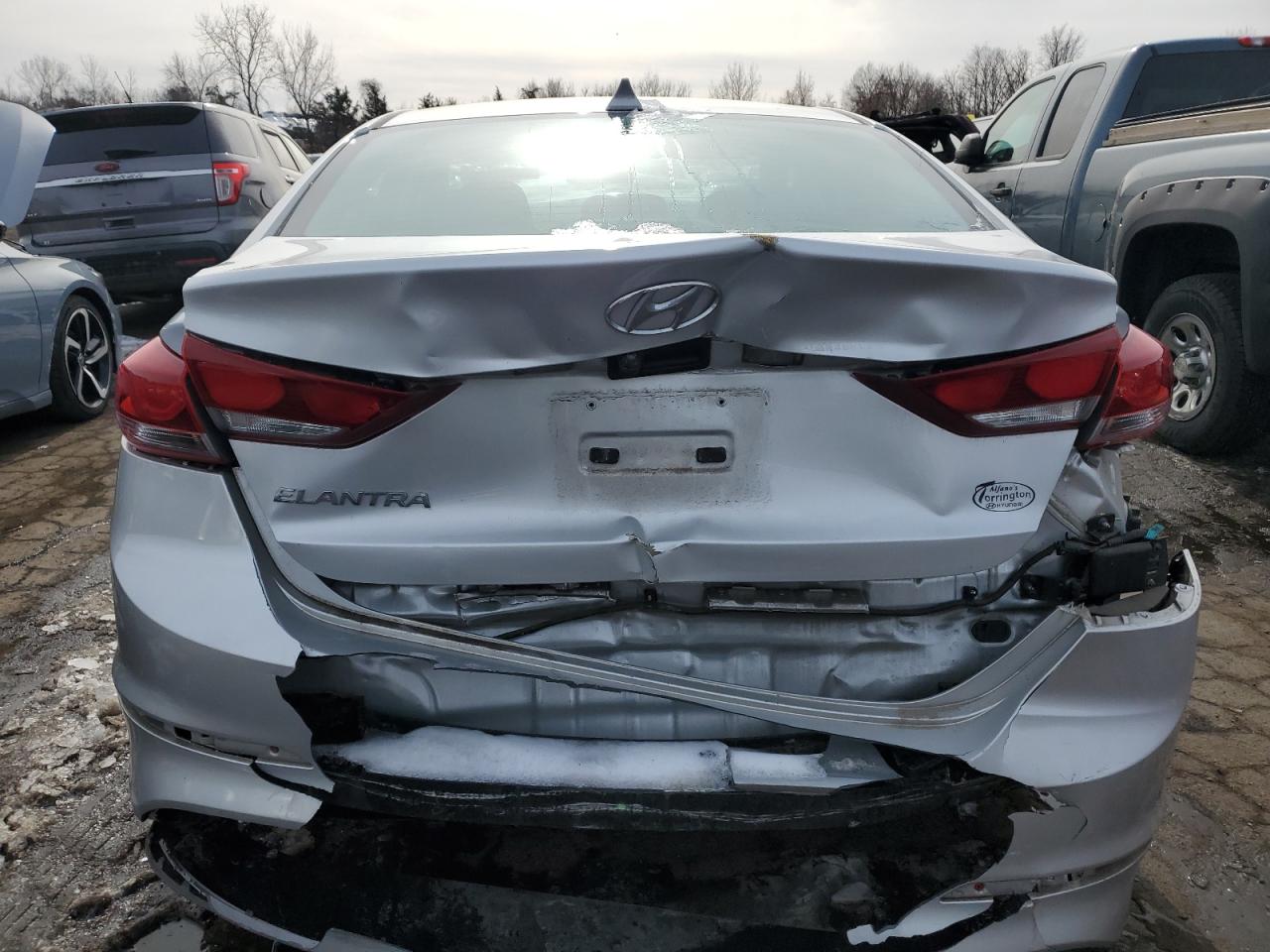 2018 Hyundai Elantra - Image 6