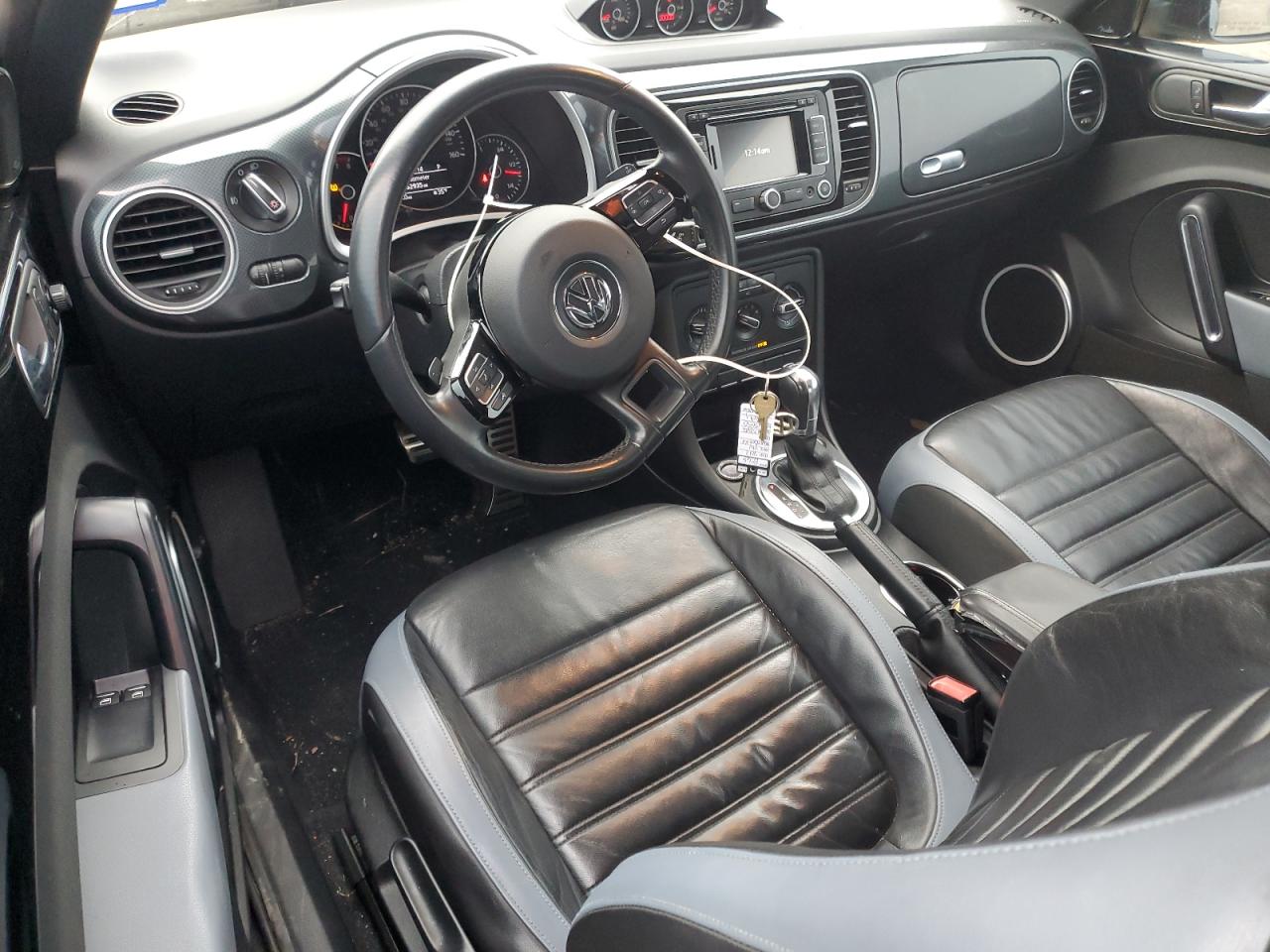 2012 Volkswagen Beetle - Image 8