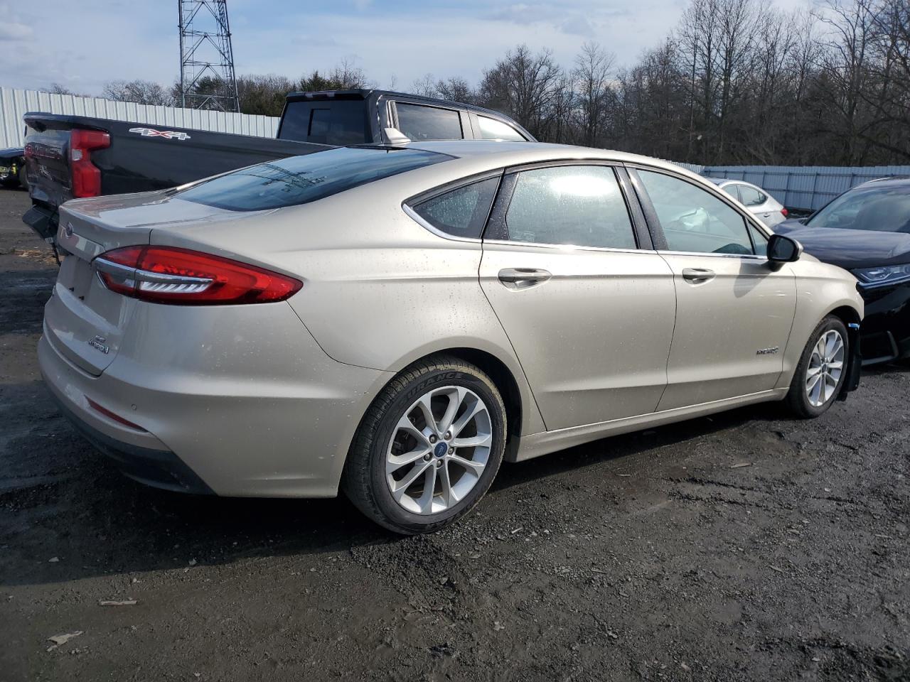3FA6P0LU5KR158203 FORD FUSION 2019