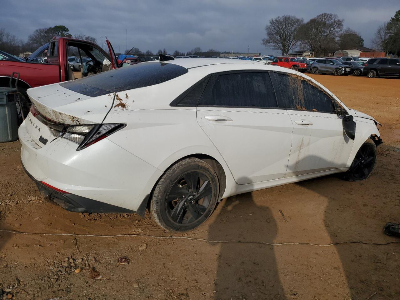 2022 Hyundai Elantra - Image 3