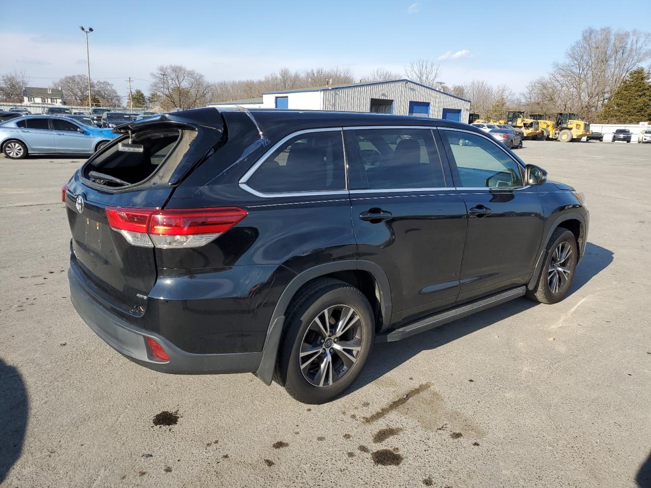 2017 Toyota Highlander - Image 3