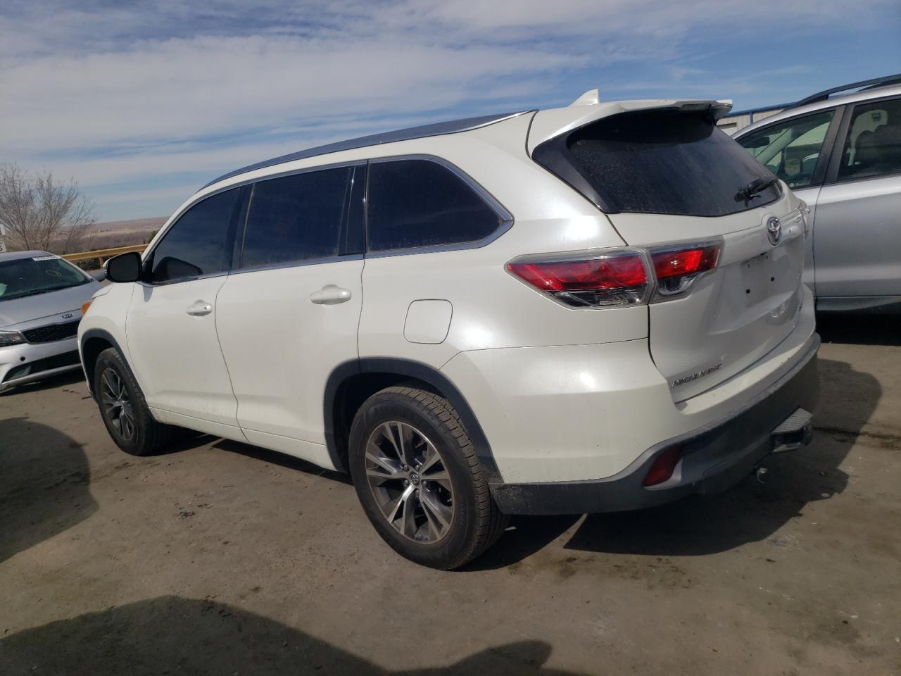 2016 Toyota Highlander - Image 2