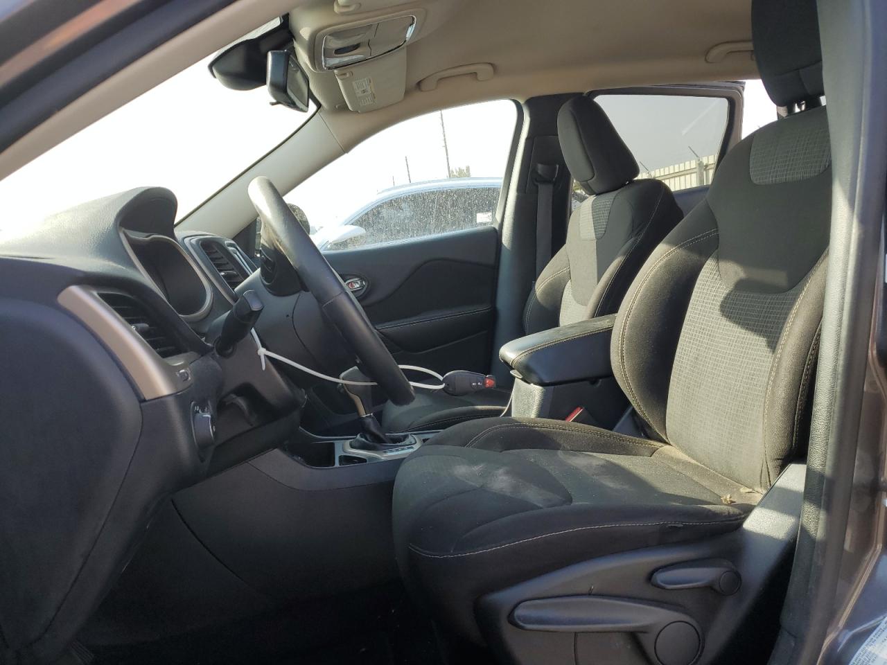 2016 Jeep Grand Cherokee - Image 7