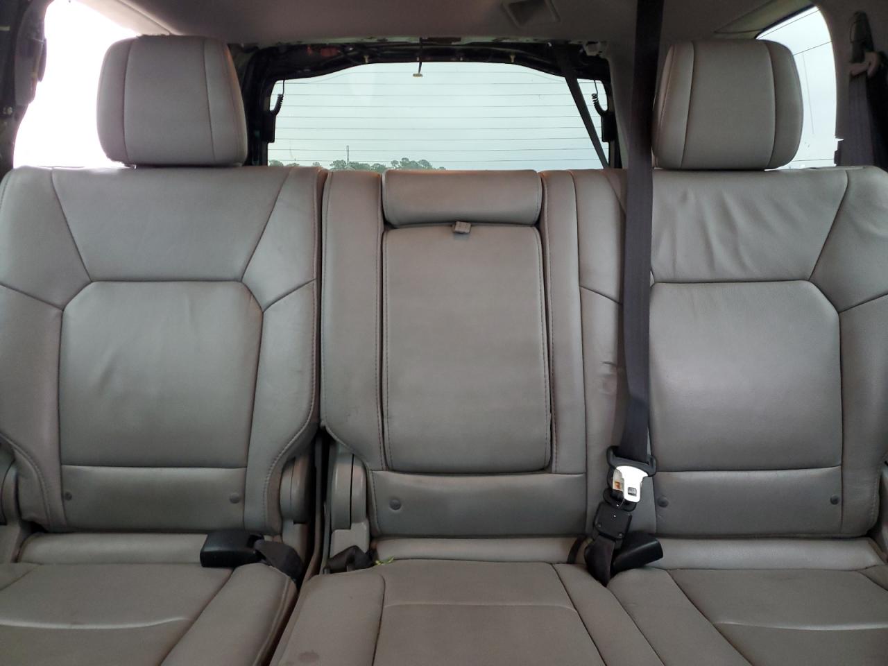 2015 Honda Pilot - Image 10