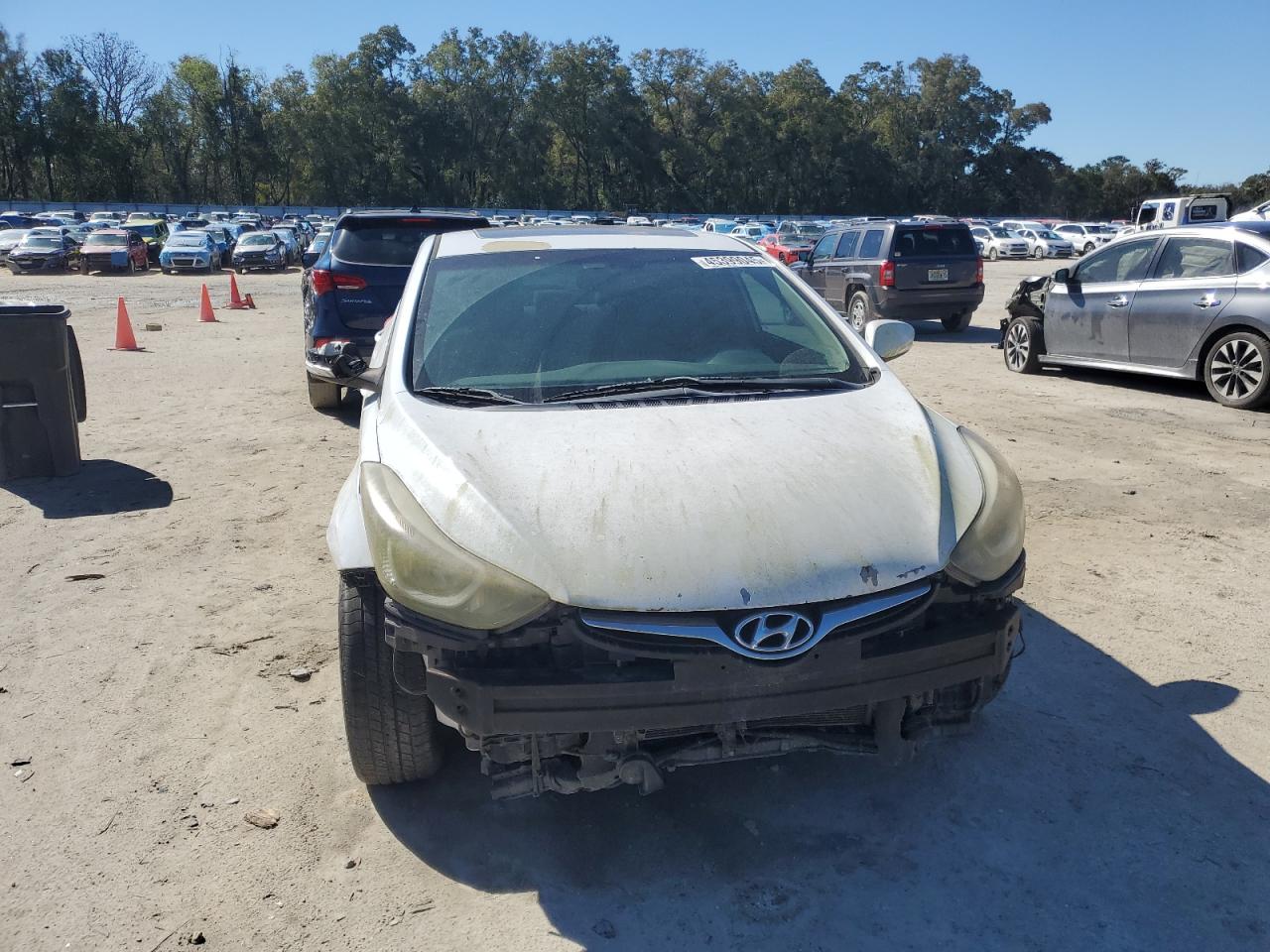 2016 Hyundai Elantra - Image 5
