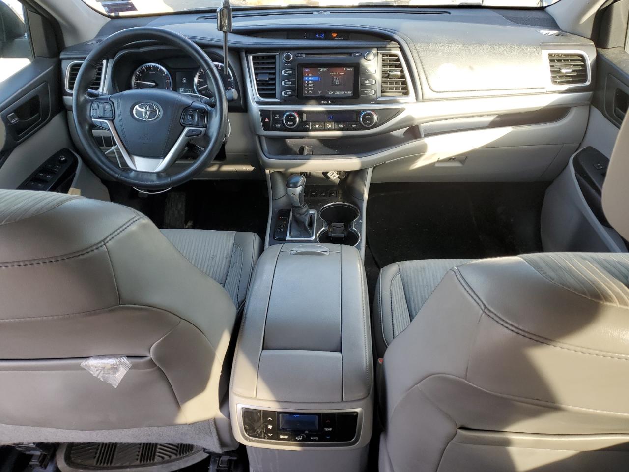 2015 Toyota Highlander - Image 8