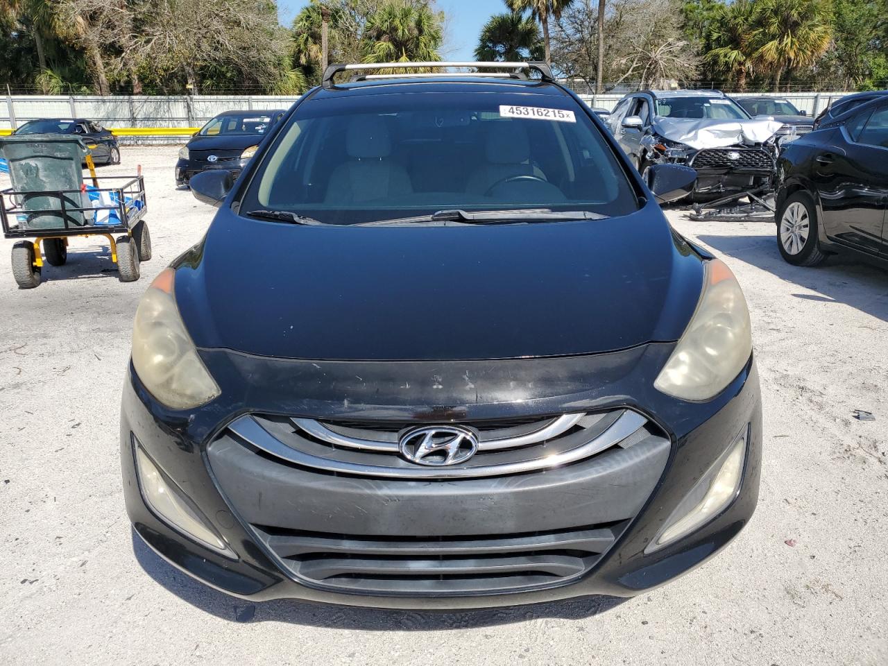 2013 Hyundai Elantra - Image 5
