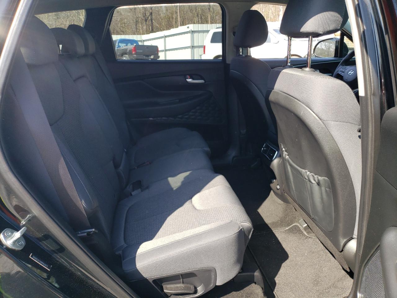 2022 Hyundai Santa Fe - Image 11