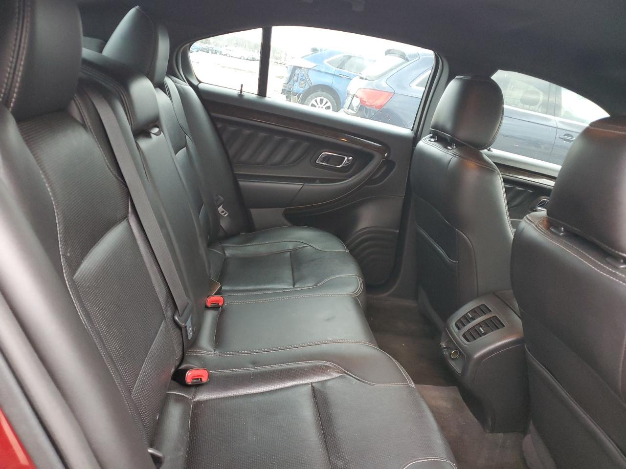 2014 Ford Taurus - Image 10