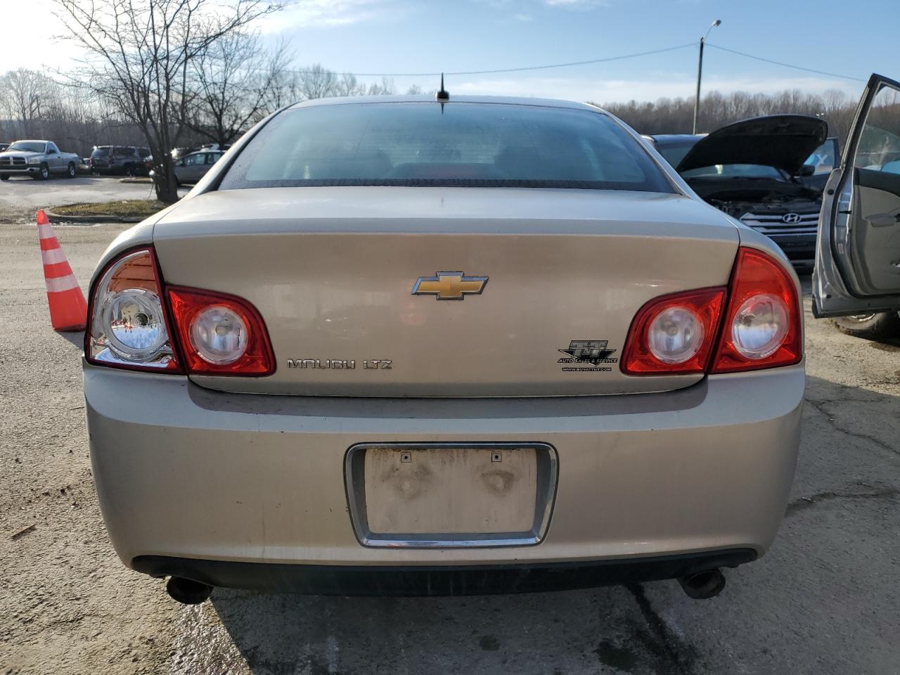 2011 Chevrolet Malibu - Image 6