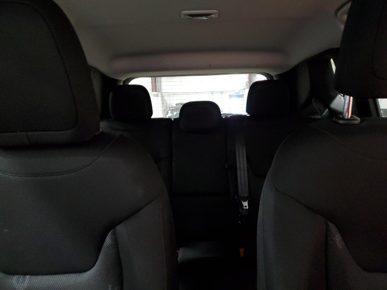 2016 Jeep Renegade - Image 10