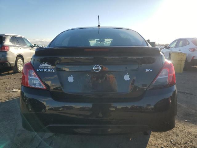  NISSAN VERSA 2018 Чорний