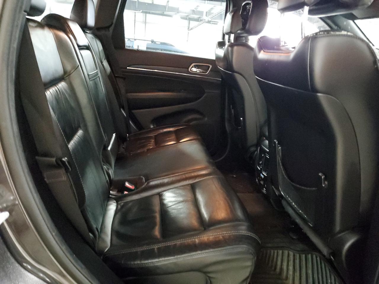 2015 Jeep Grand Cherokee - Image 11