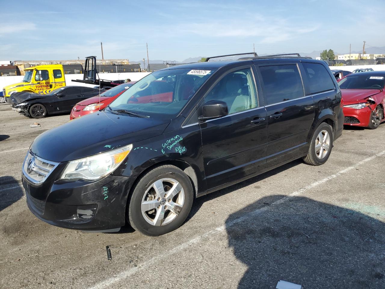 2011 Volkswagen Routan - Image 1