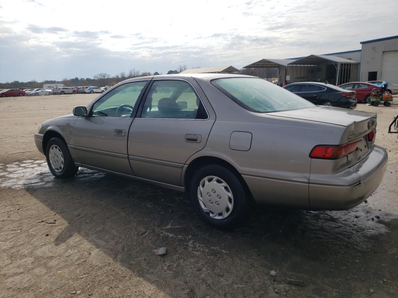 1998 Toyota Camry - Image 2