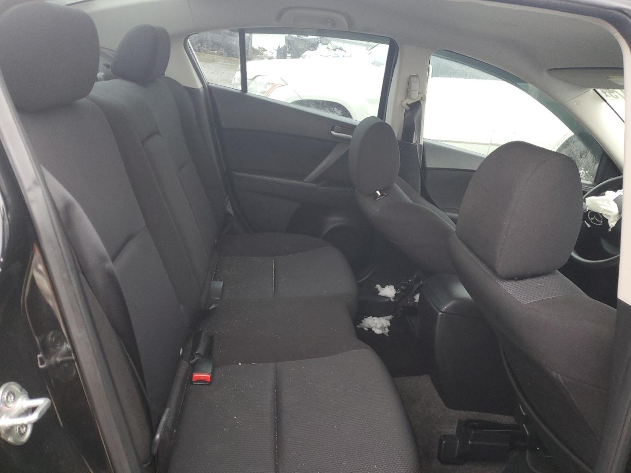2010 Mazda 3 - Image 10