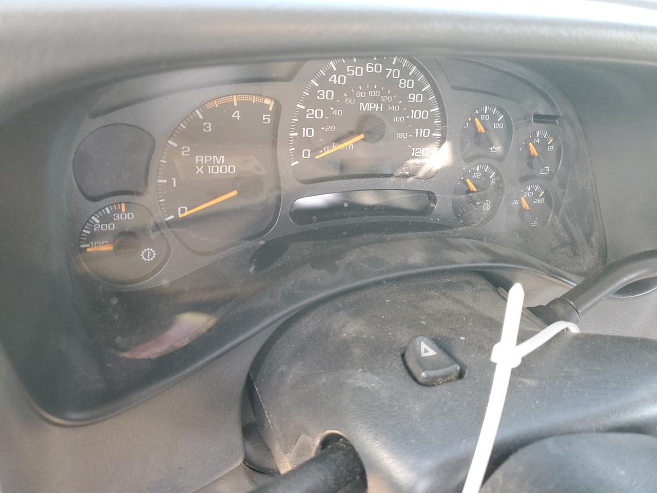 2003 GMC Sierra - Image 9