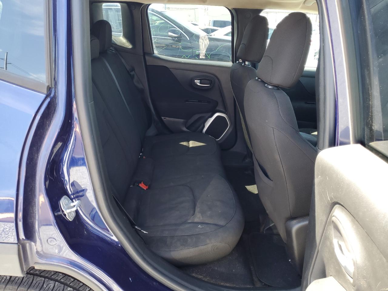 2018 Jeep Renegade - Image 11