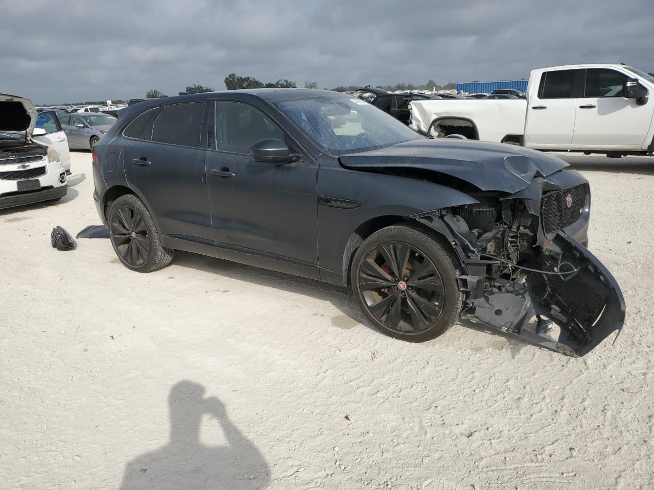 2020 Jaguar F-Pace - Image 4