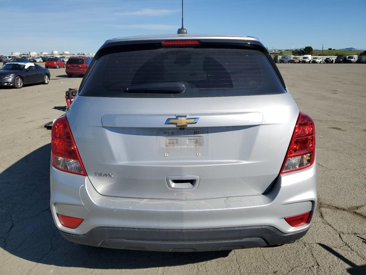 3GNCJKSB9JL383811 CHEVROLET TRAX 2018