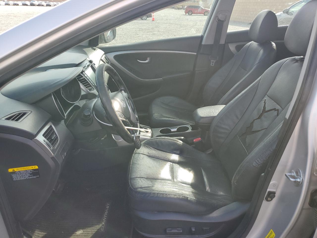 2016 Hyundai Elantra - Image 7