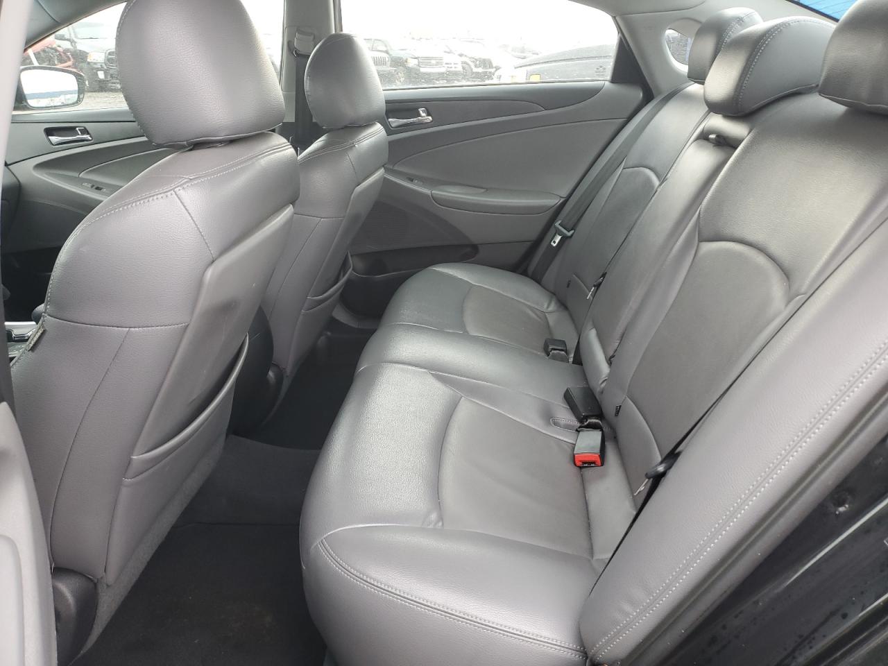 2014 Hyundai Sonata - Image 10