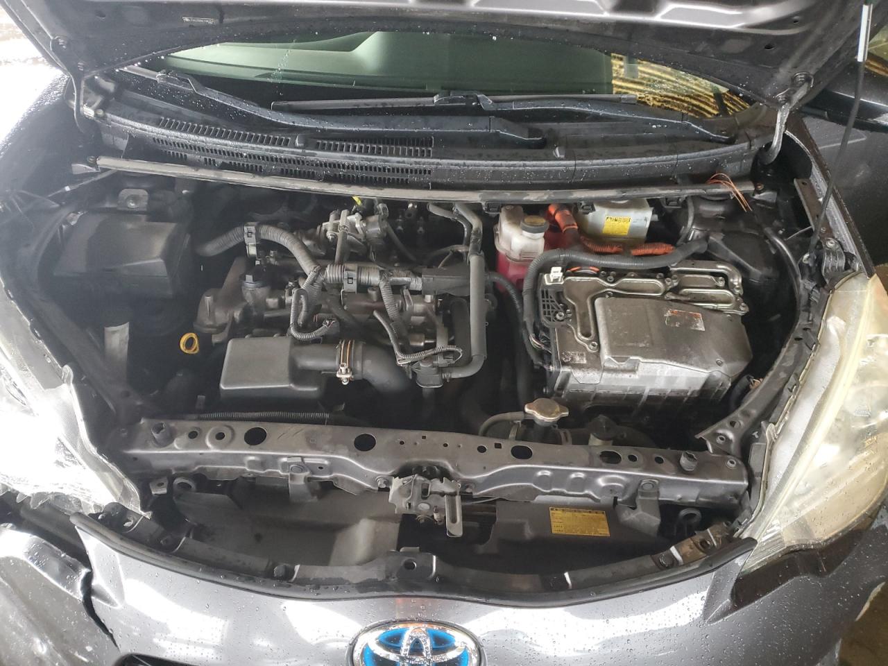 2014 Toyota Prius - Image 11
