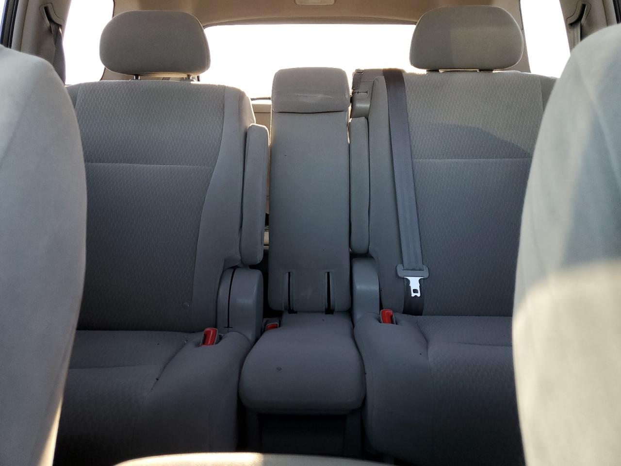 2010 Toyota Highlander - Image 10