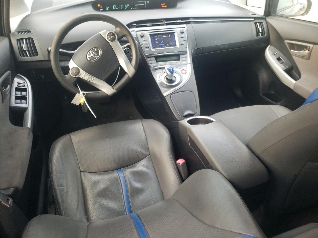 2012 Toyota Prius - Image 8