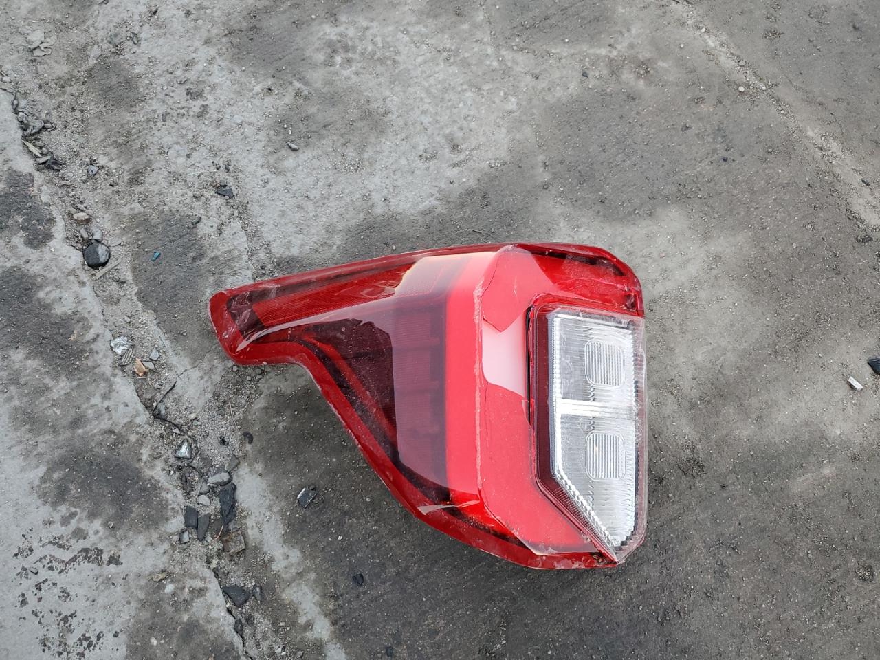2023 Ford Explorer - Image 13