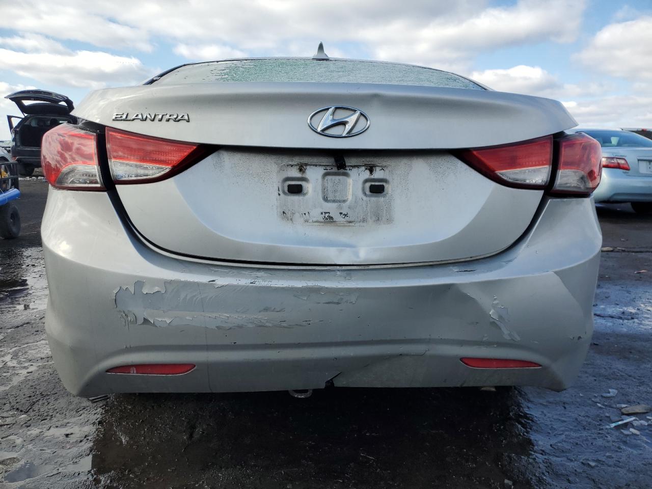 2012 Hyundai Elantra - Image 6
