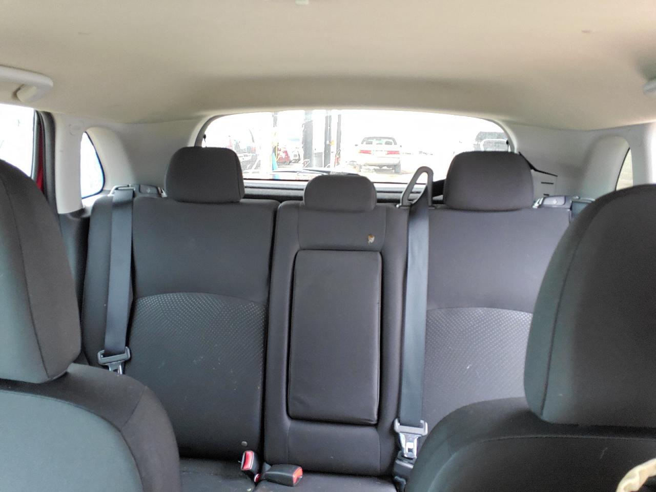2015 Mitsubishi Outlander - Image 10