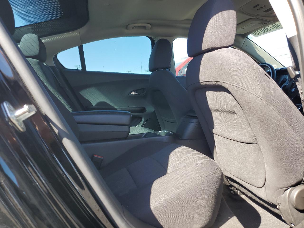 2014 Chevrolet Volt - Image 10