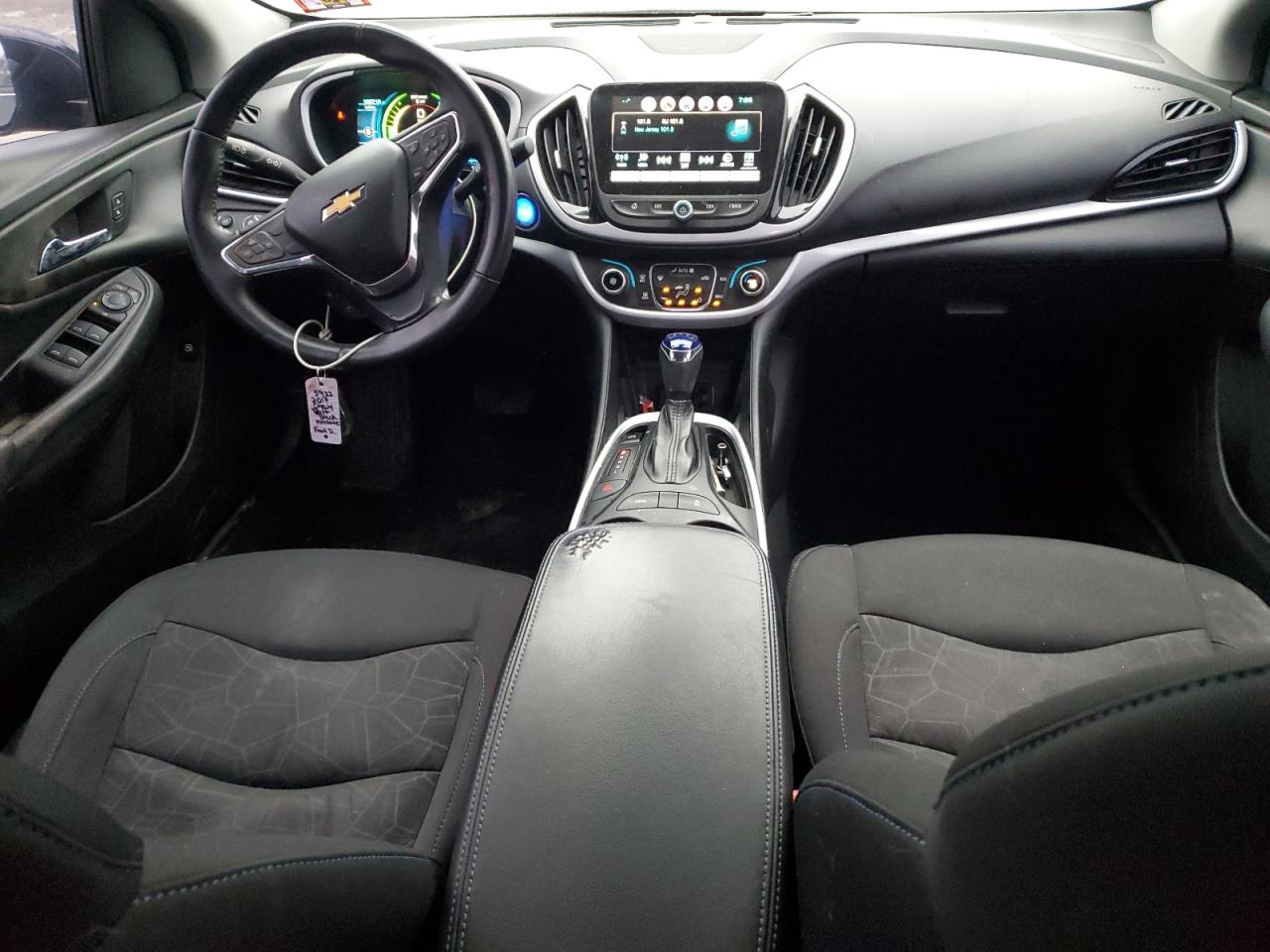 2017 Chevrolet Volt - Image 8