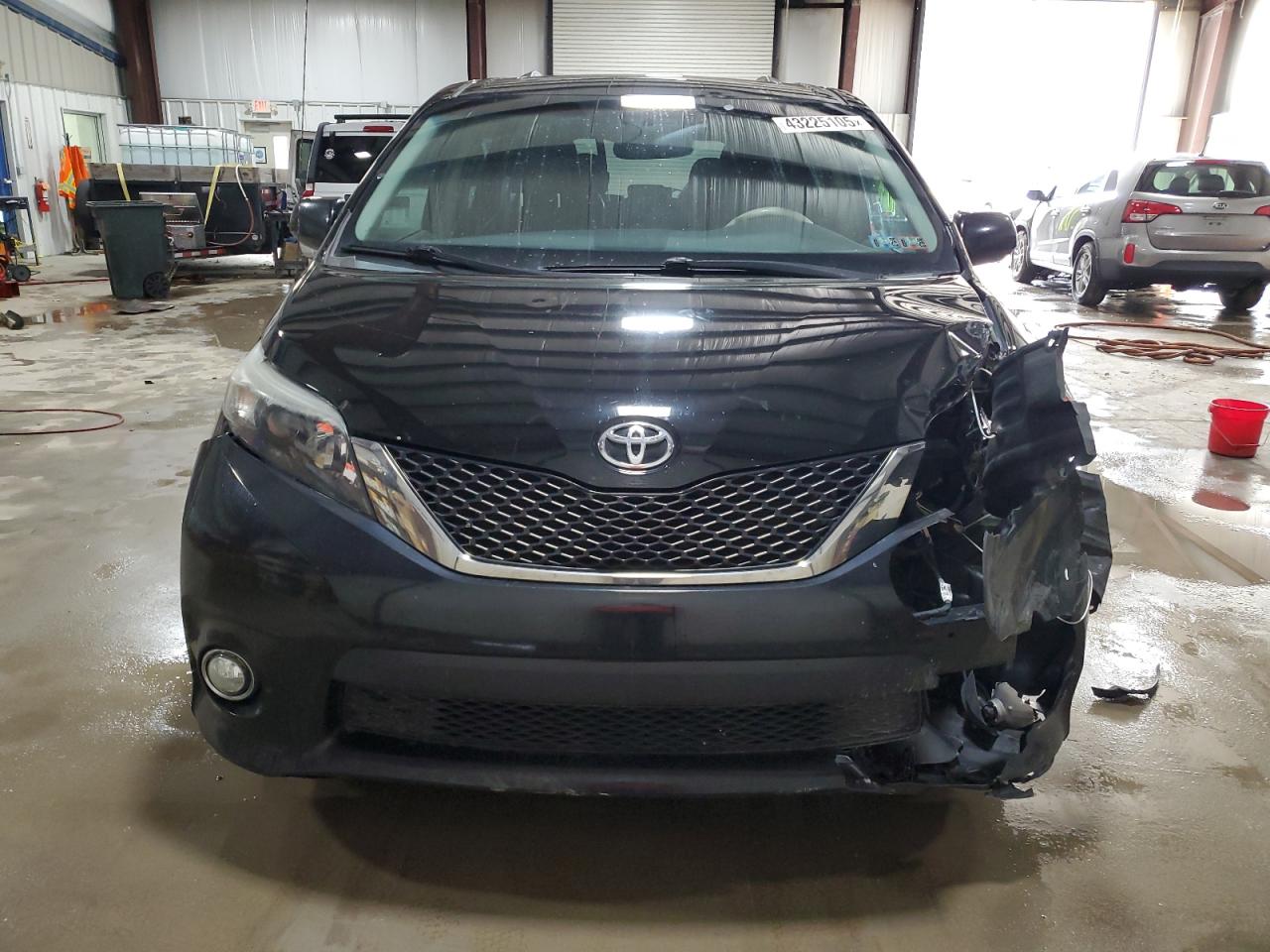 2013 Toyota Sienna - Image 5