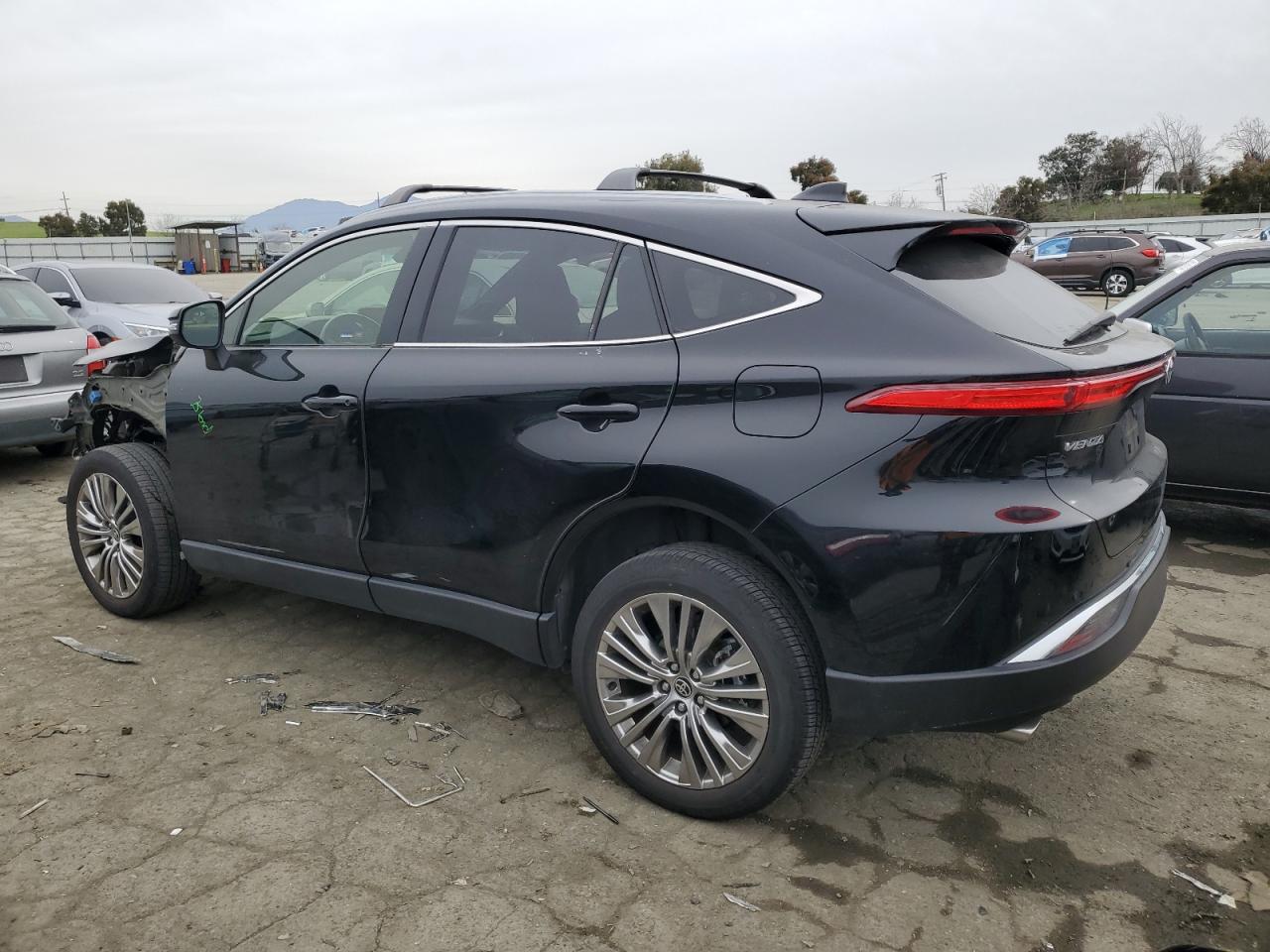 2021 Toyota Venza - Image 2