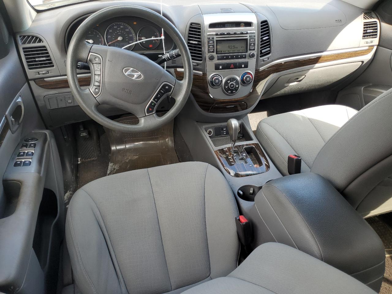 2010 Hyundai Santa Fe - Image 8