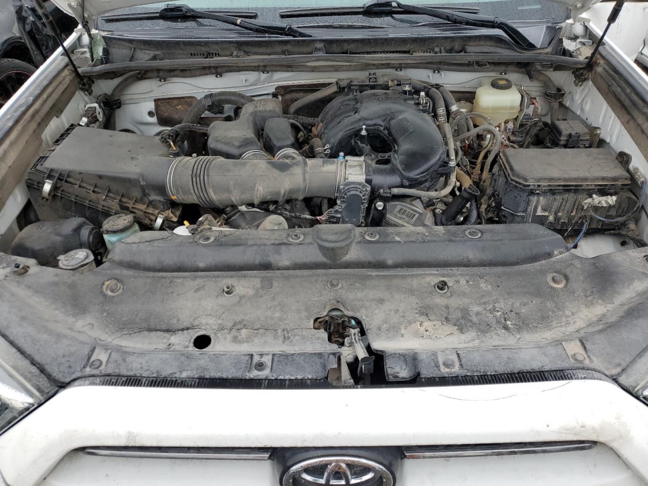 2020 Toyota 4Runner - Image 12