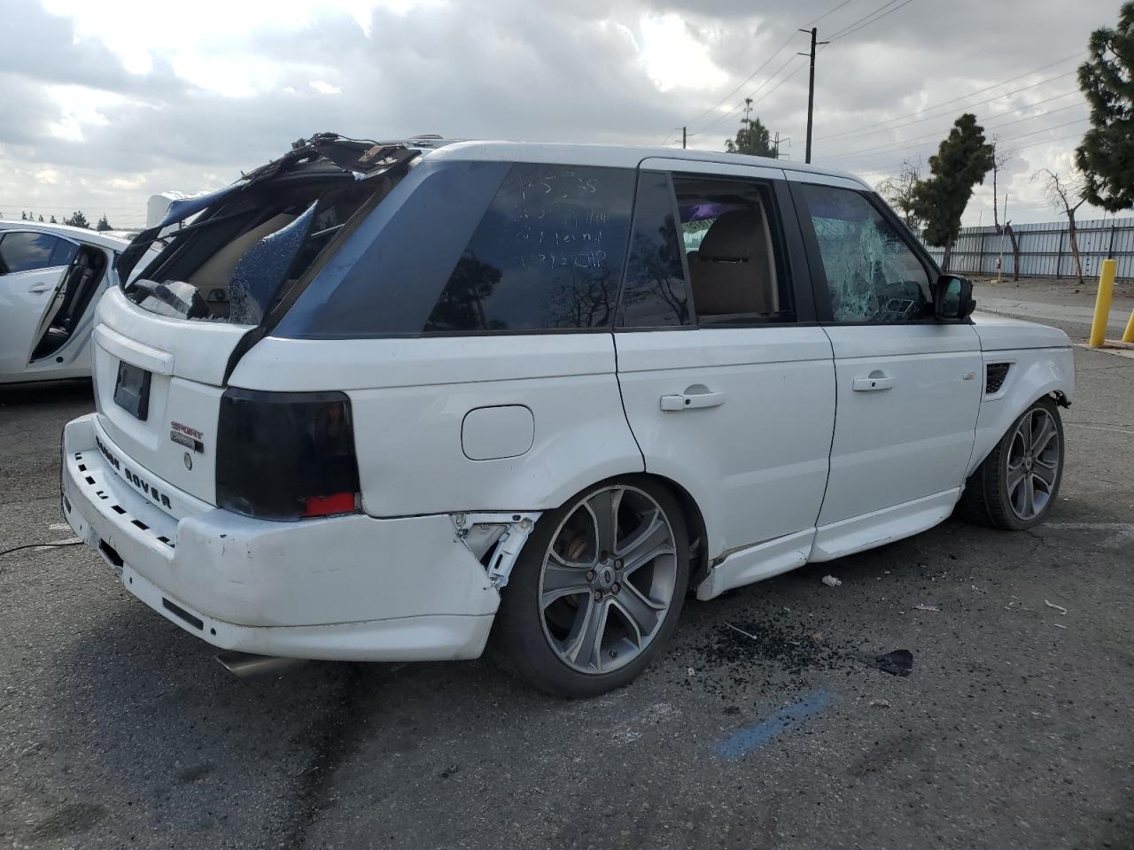 2011 Land Rover Range Rover - Image 3