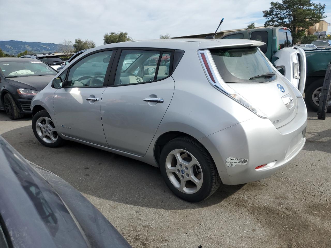 2013 Nissan Leaf - Image 2